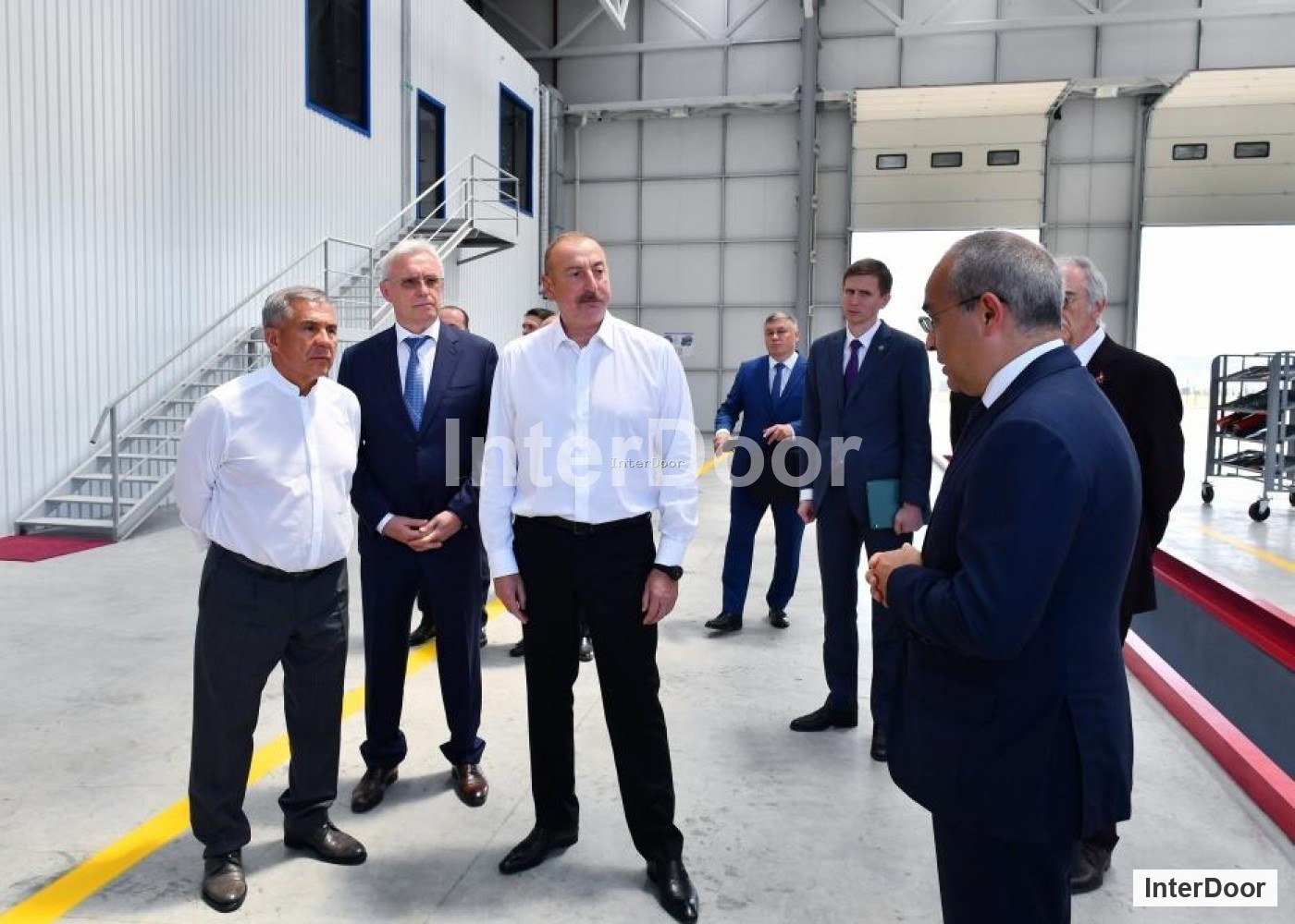 Prezident İlham Əliyev “Avto Lizinq Azərbaycan” MMC-nin açılışını bildirən rəmzi lenti kəsdi.